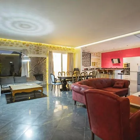 Villa Sleeps 11 Pool Air Con Wifi *